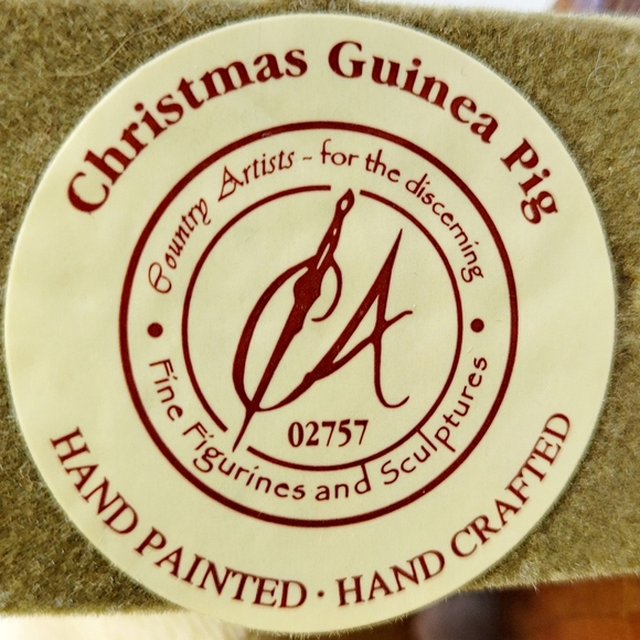 Country Artists Christmas Guinea Pig with Gift, Hand Crafted & Painted - Picture 13 of 14